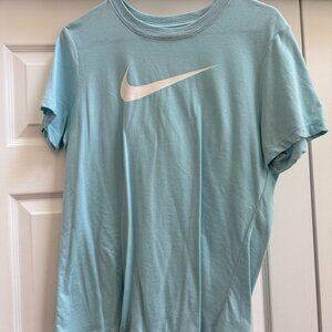 Women's Seafoam Green Nike Short Sleeve T-Shirt Size Medium